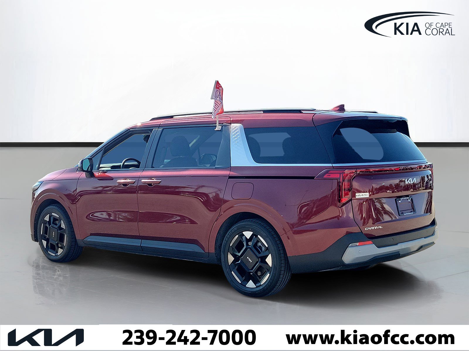 Certified 2025 Kia Carnival EX FWD image 4