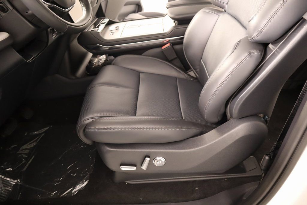 New 2025 Lincoln Navigator Reserve w/ Jet Appearance Package image 12