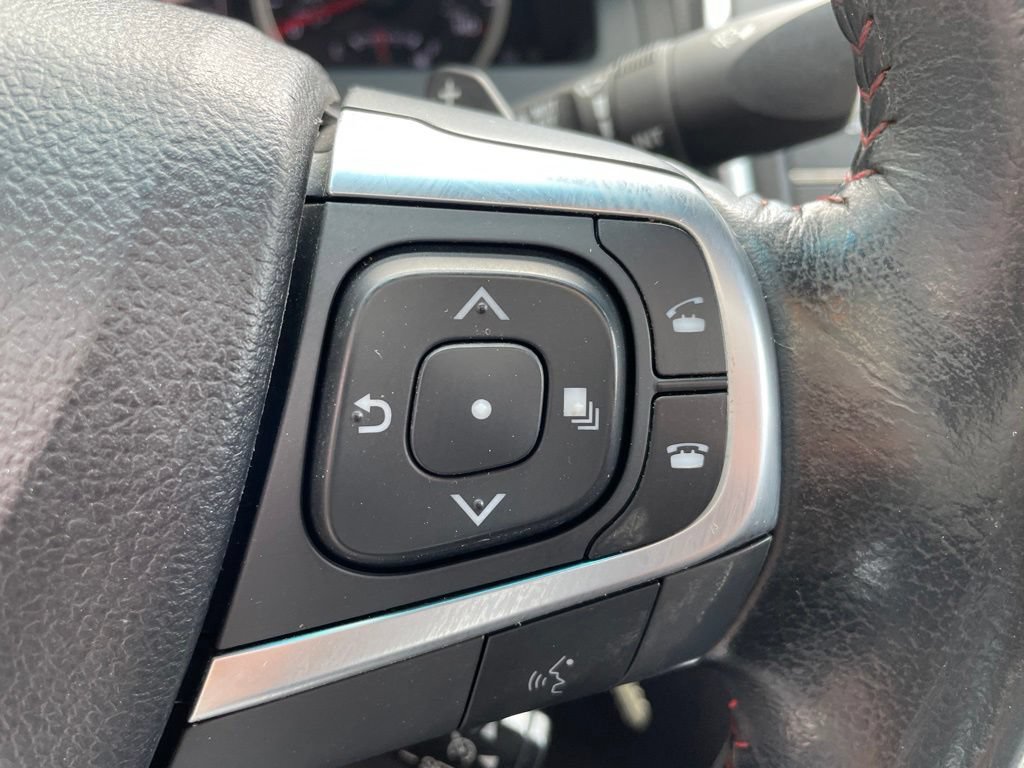 Used 2016 Toyota Camry SE w/ Moonroof Package FWD image 18