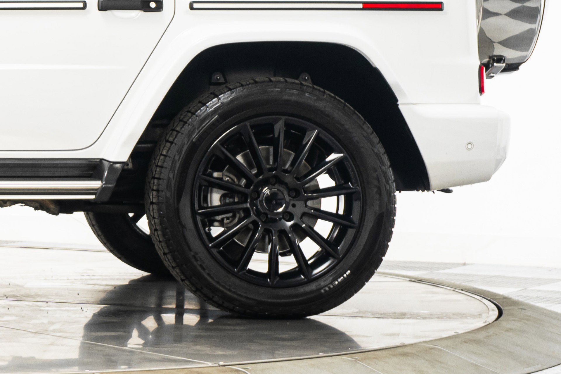 Used 2024 Mercedes-Benz G 550 image 11