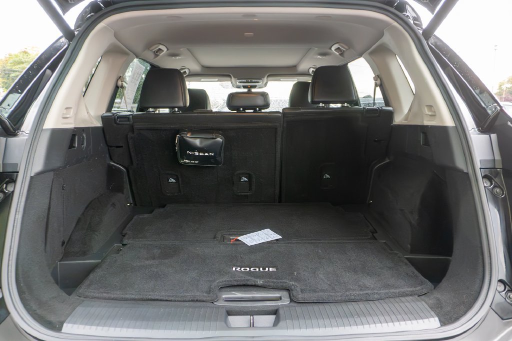 Used 2023 Nissan Rogue Platinum w/ Platinum Premium Package AWD/4WD image 11