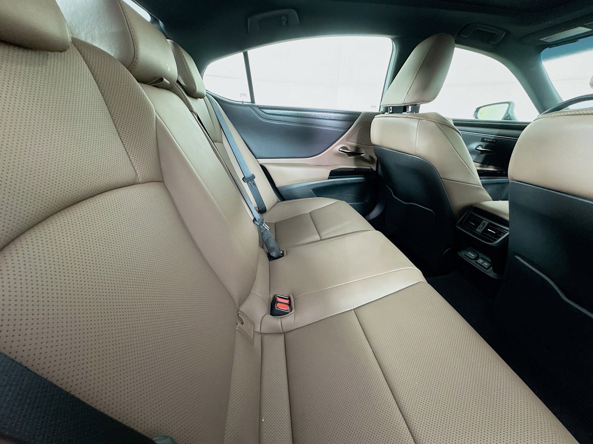 Used 2024 Lexus ES 350 w/ Premium Package image 26