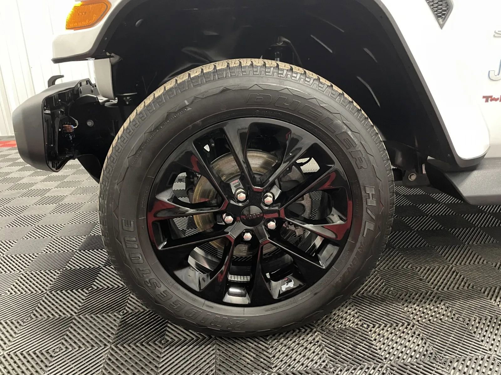 Used 2021 Jeep Wrangler Unlimited Sahara w/ Cold Weather Group image 13