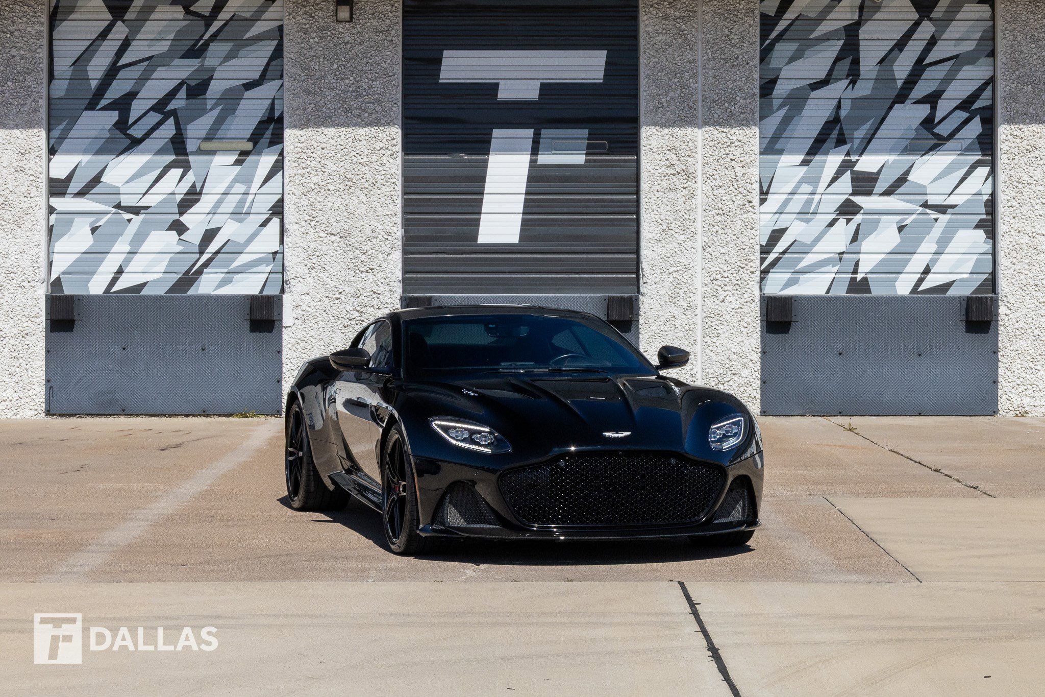 Used 2020 Aston Martin DBS Superleggera RWD image 1
