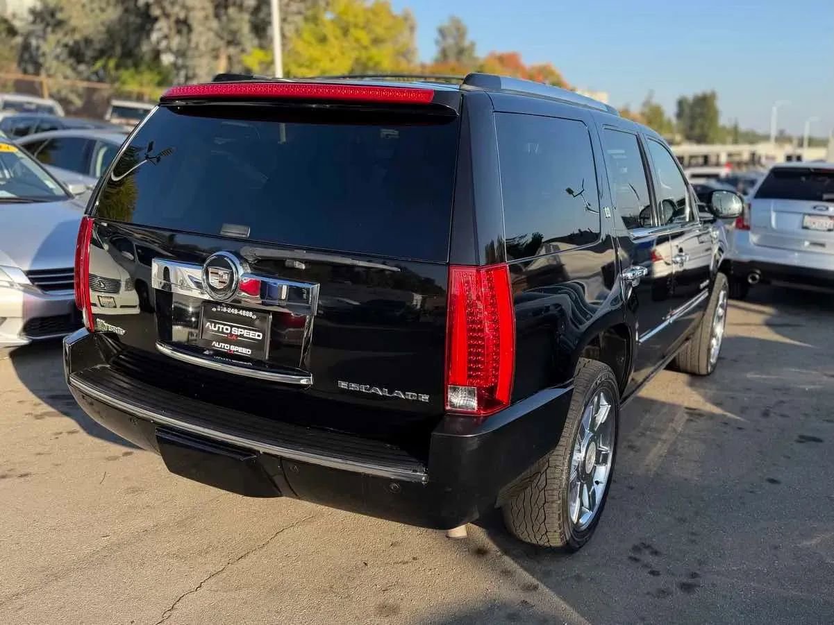 Used 2011 Cadillac Escalade 4WD Hybrid image 6