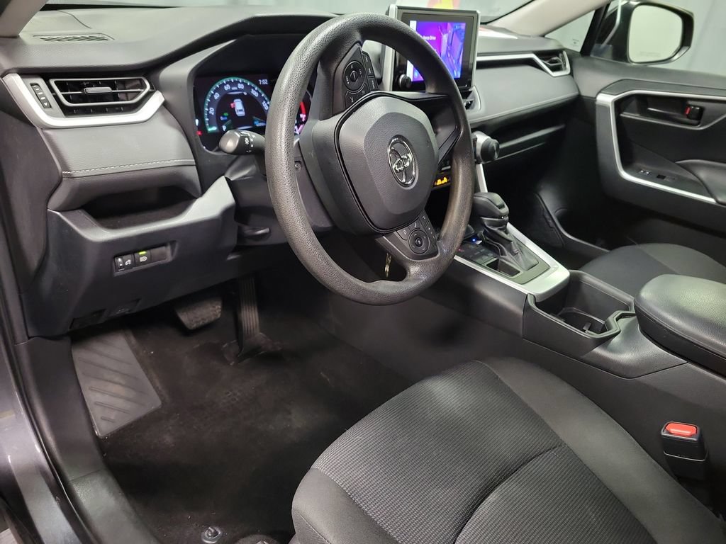 Used 2023 Toyota RAV4 LE AWD/4WD image 16