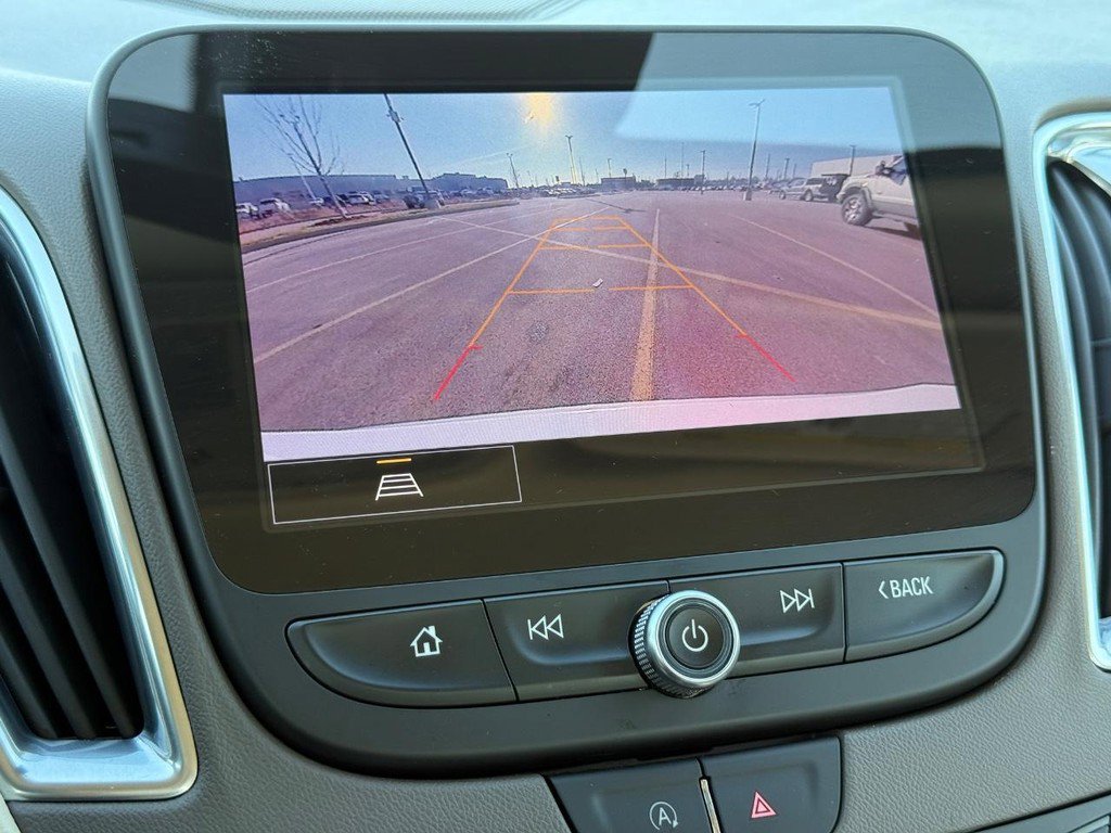 Used 2024 Chevrolet Malibu LT image 17