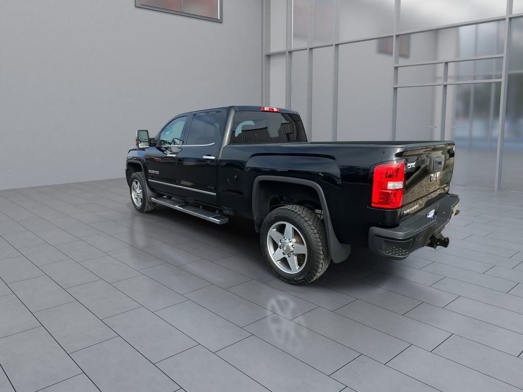 Used 2017 GMC Sierra 2500 SLT w/ All-Terrain HD Package image 6