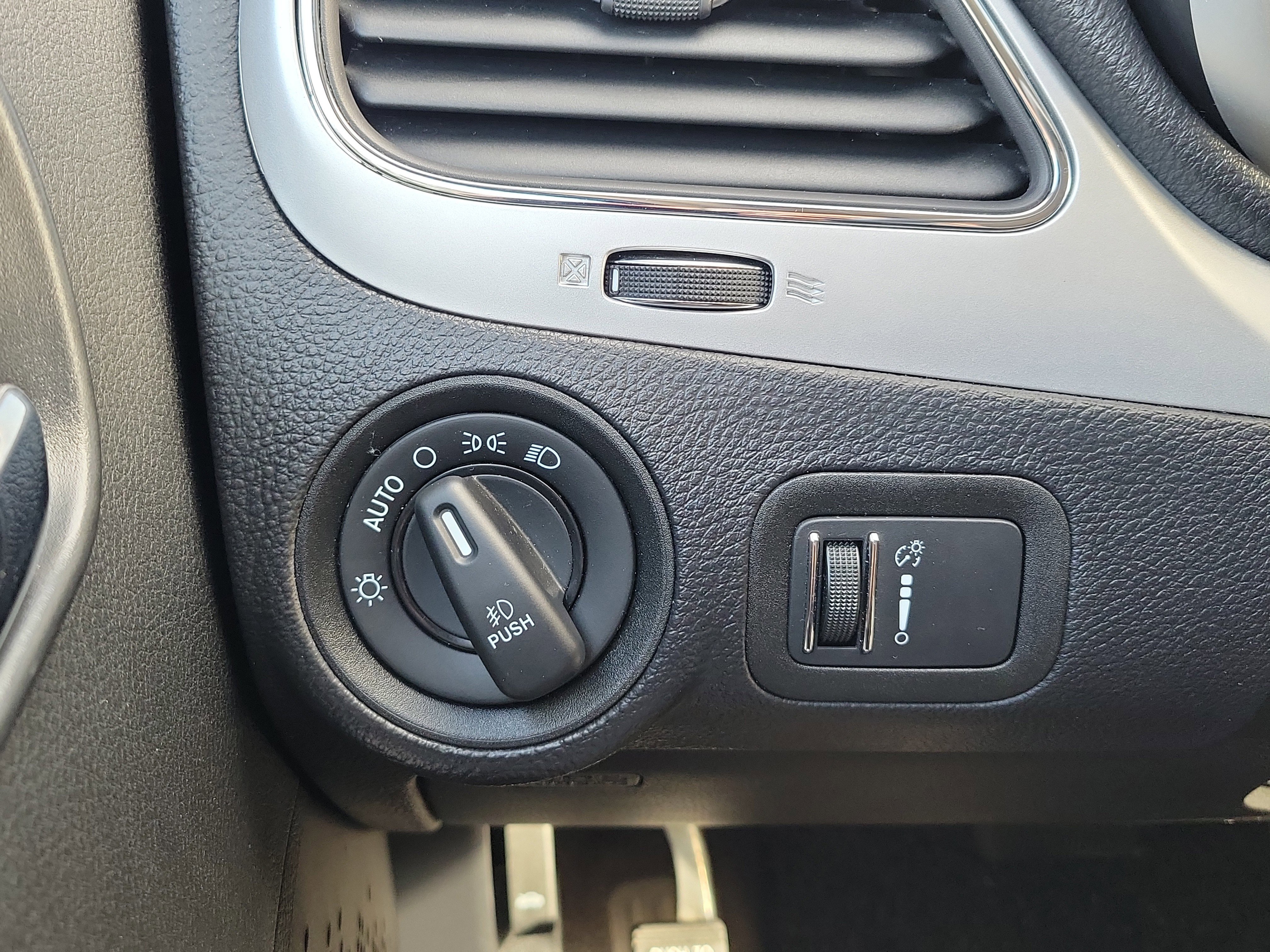 Used 2018 Dodge Journey GT image 24