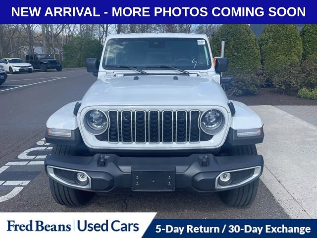 Used 2025 Jeep Wrangler Unlimited Sahara w/ Safety Group image 2