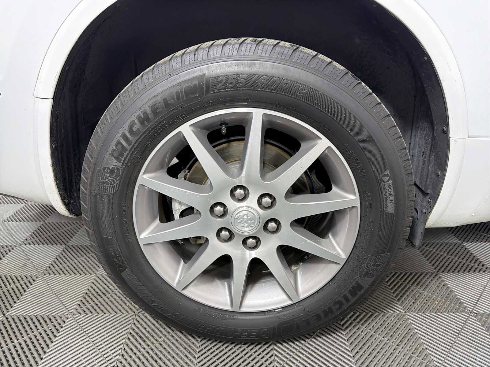 Used 2016 Buick Enclave Leather image 16