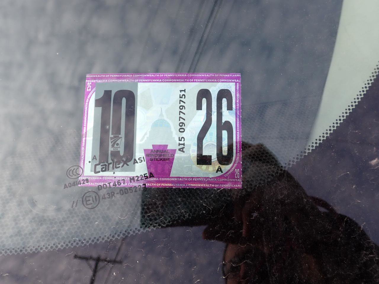 Used 2015 Nissan Pathfinder Platinum w/ Family Entertainment Package image 34