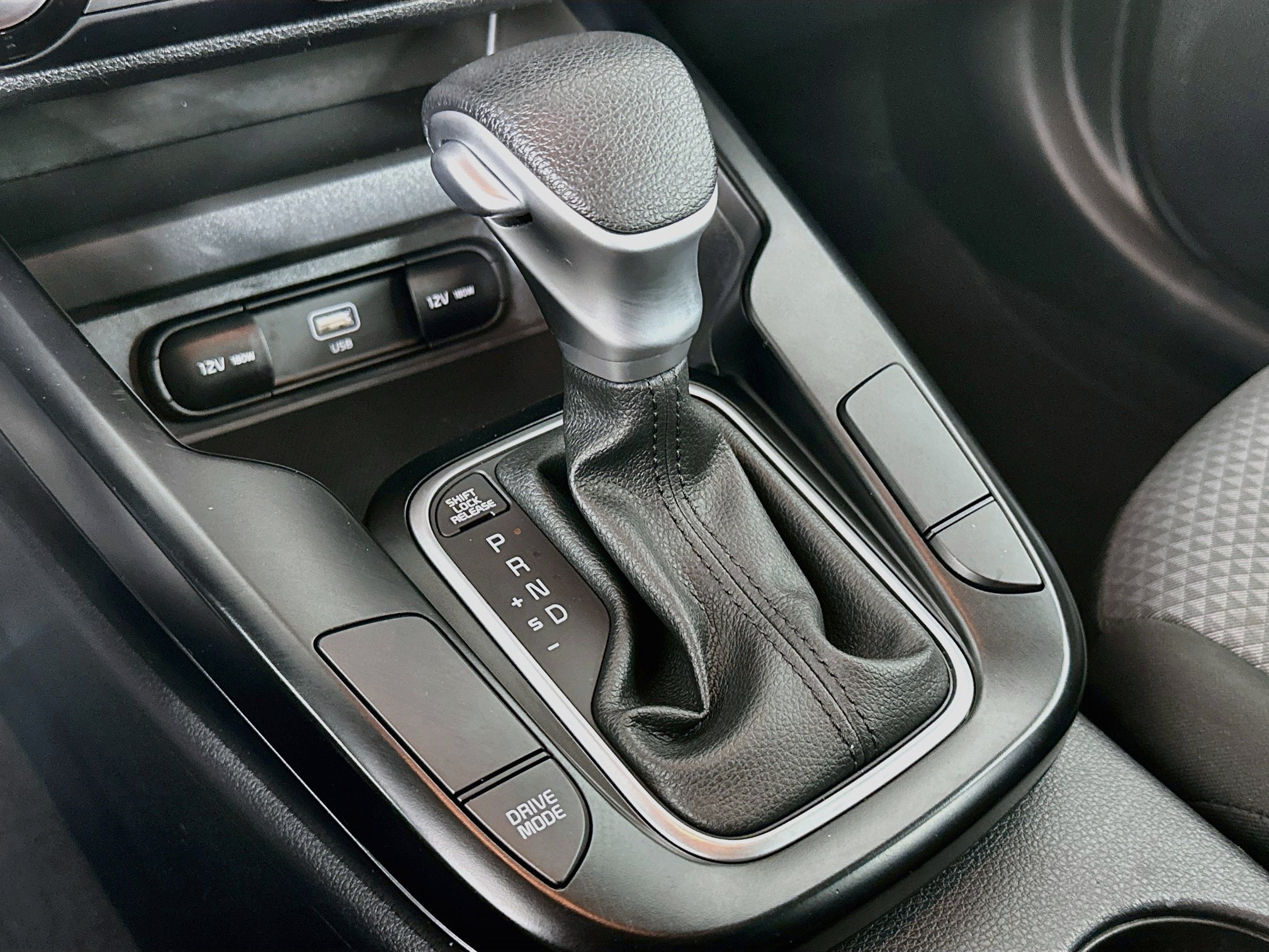 Used 2025 Kia Soul LX w/ LX Technology Package FWD image 24