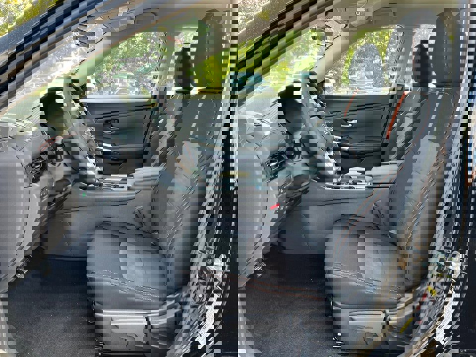 New 2025 Nissan Sentra SR w/ Midnight Edition image 4