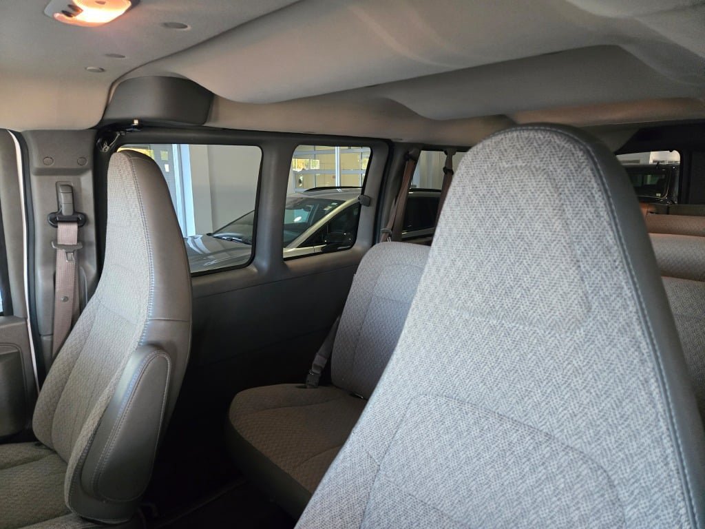 Used 2025 Chevrolet Express 3500 LT w/ LT Preferred Equipment Group RWD image 17