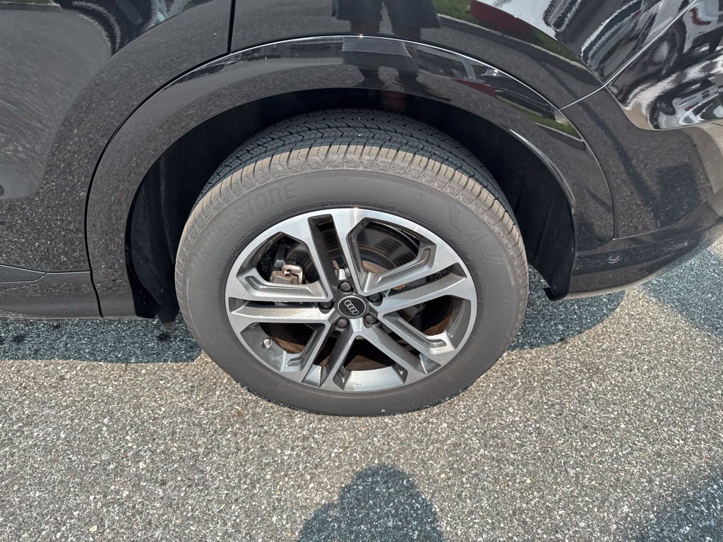 Certified 2025 Audi Q5 Premium w/ Convenience Package AWD/4WD image 8