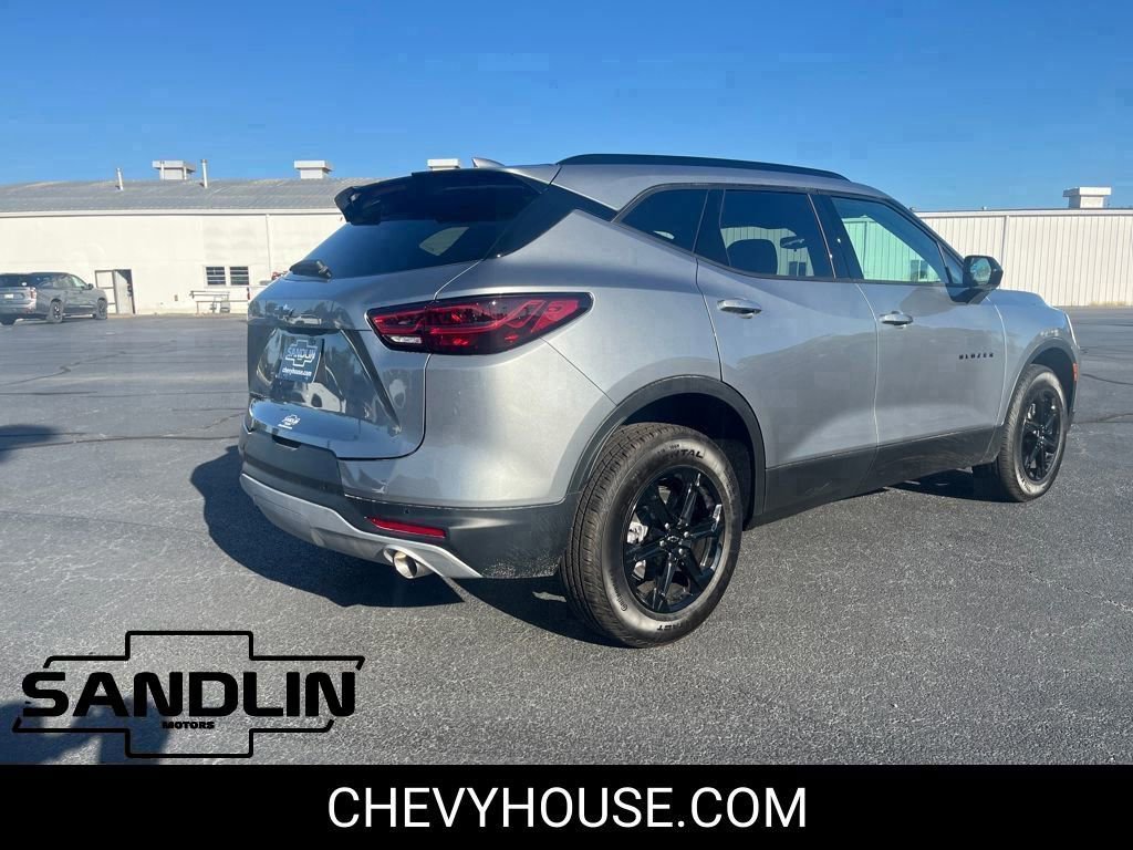 New 2025 Chevrolet Blazer LT w/ Midnight/Sport Edition FWD image 7
