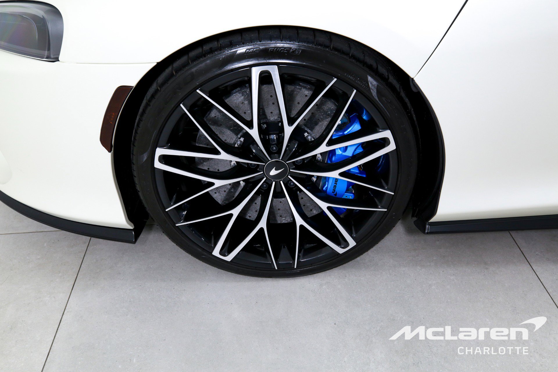 Used 2022 McLaren GT image 26