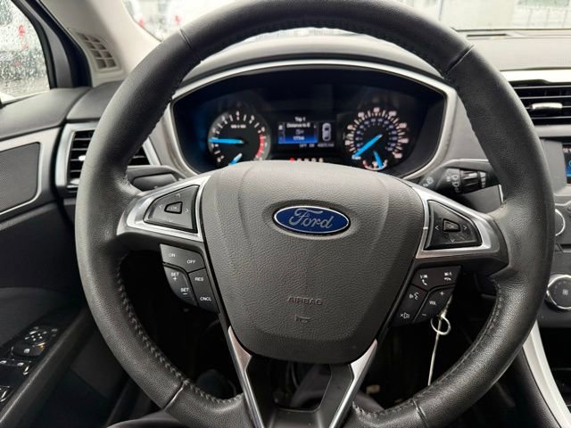 Used 2016 Ford Fusion SE w/ Equipment Group 201A FWD image 10