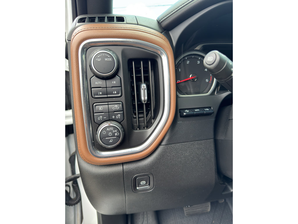 Used 2020 Chevrolet Silverado 2500 High Country w/ Z71 Off-Road Package AWD/4WD image 28