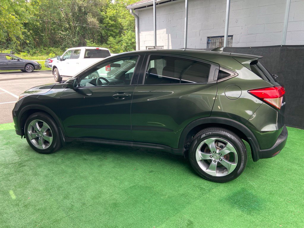Used 2017 Honda HR-V EX image 9