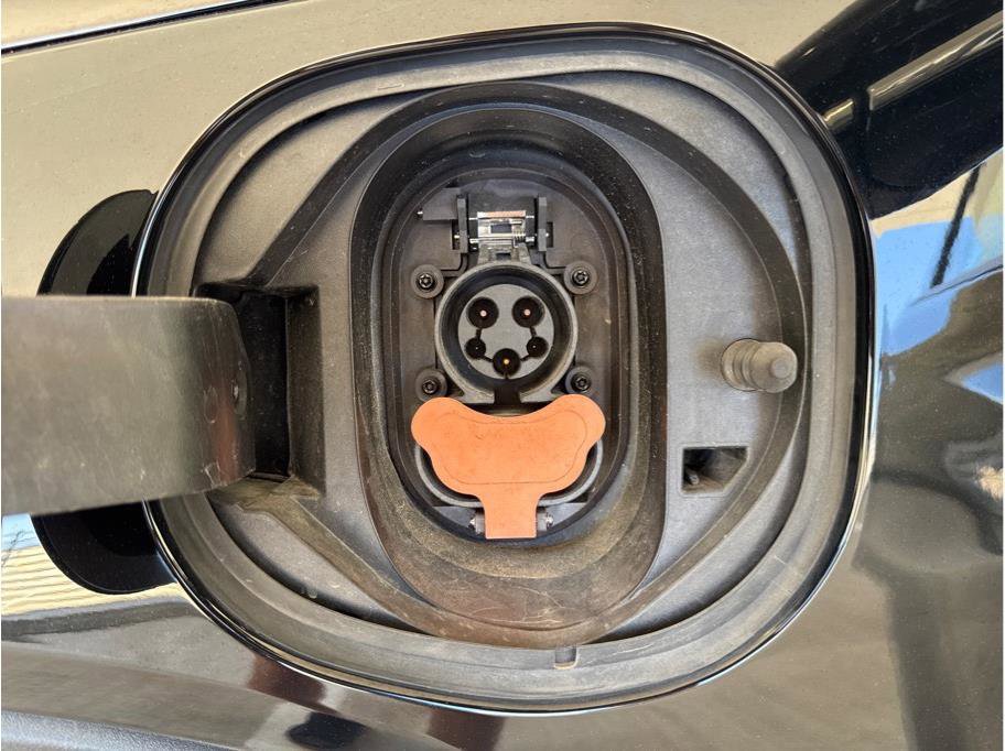 Used 2017 Chevrolet Bolt LT FWD image 27