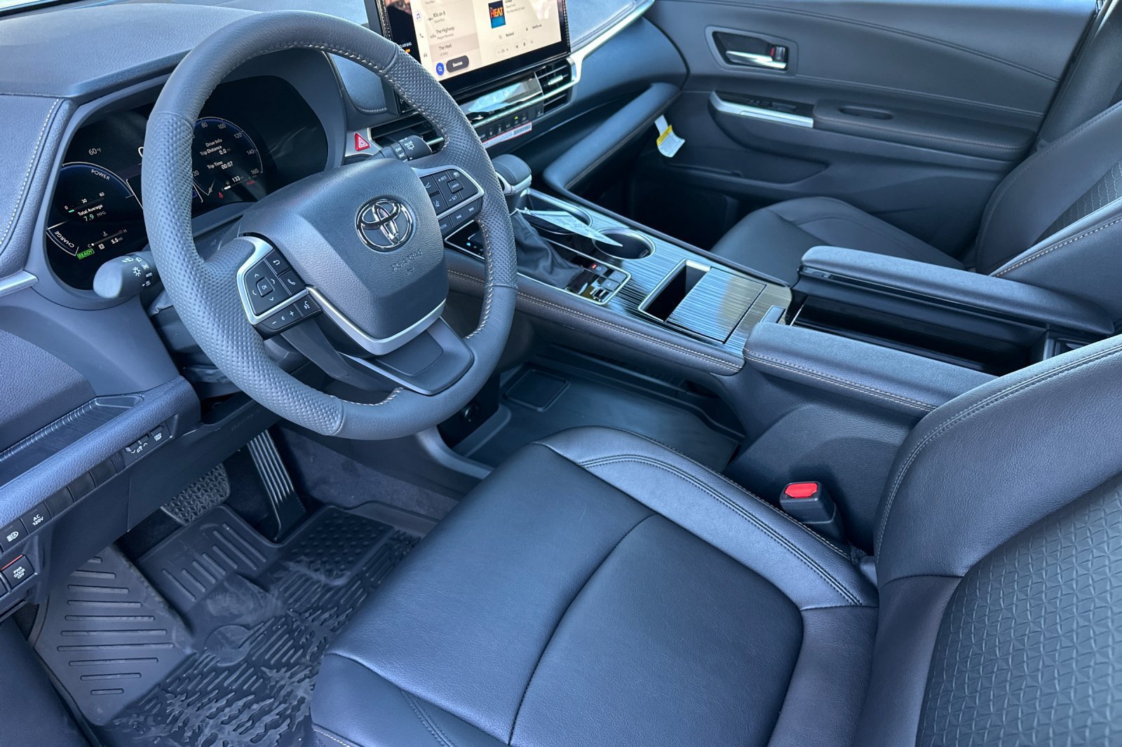 New 2026 Toyota Sienna XLE Woodland Edition AWD/4WD image 10