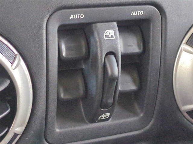 Used 2017 Jeep Wrangler Unlimited Sahara w/ Connectivity Group image 26