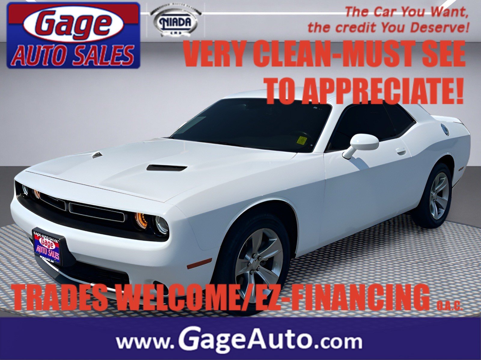 Used 2021 Dodge Challenger SXT RWD image 1