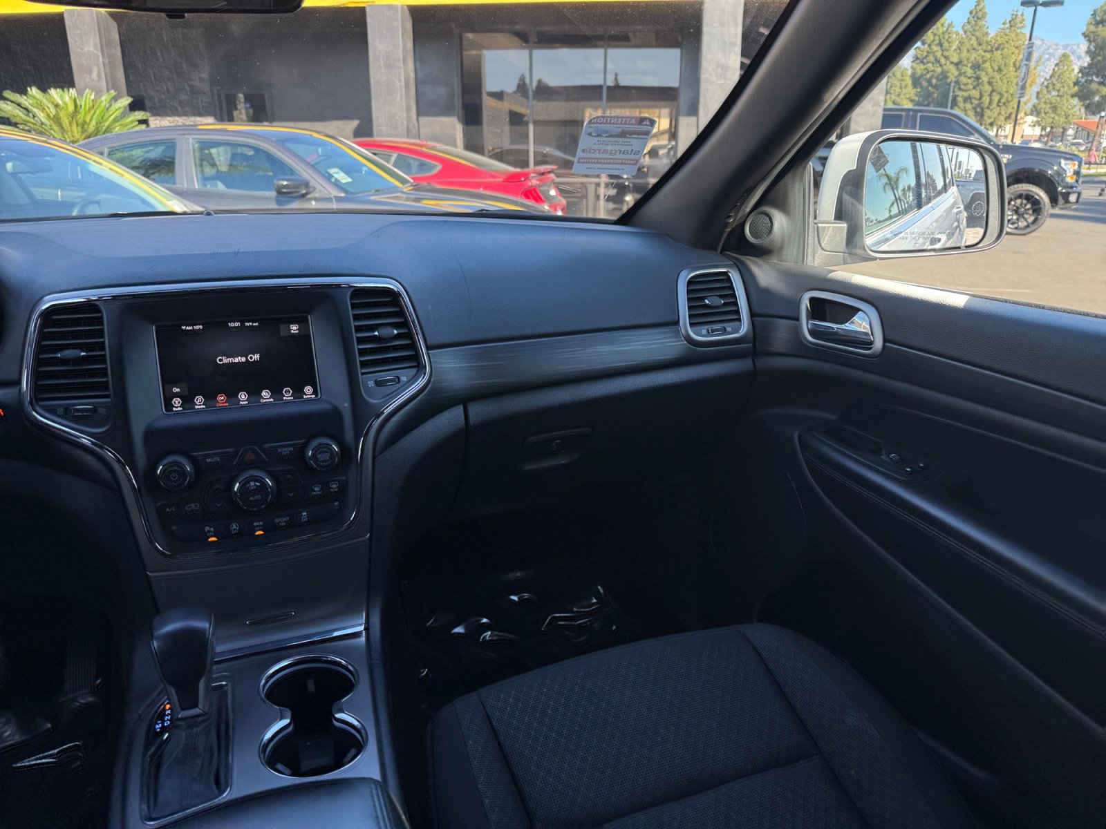 Used 2021 Jeep Grand Cherokee Laredo image 23