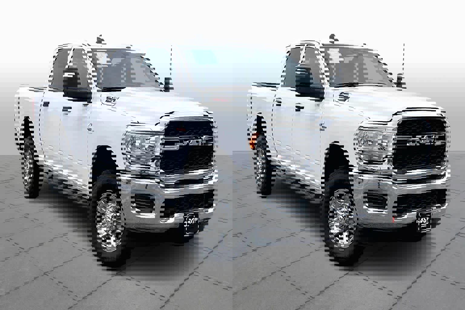 Used 2024 RAM 3500 Tradesman w/ Chrome Appearance Group image 3