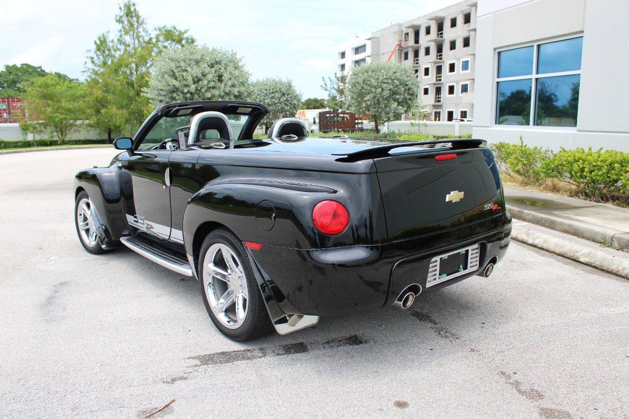 Used 2006 Chevrolet SSR w/ Preferred Equipment Group image 5