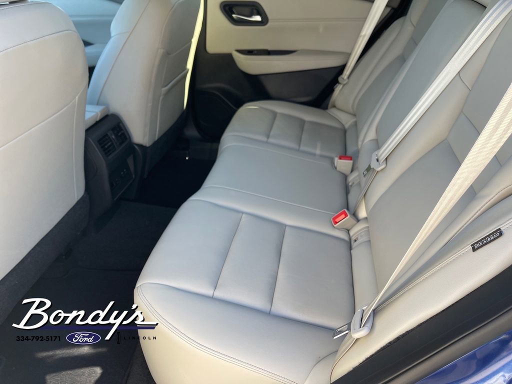 Used 2023 Nissan Rogue SL w/ SL Premium Package image 11