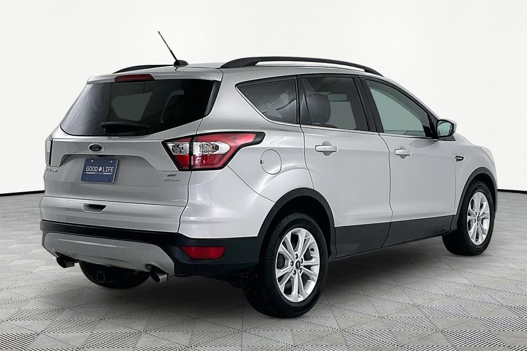 Used 2018 Ford Escape SE w/ Ford Safe & Smart Package FWD image 6