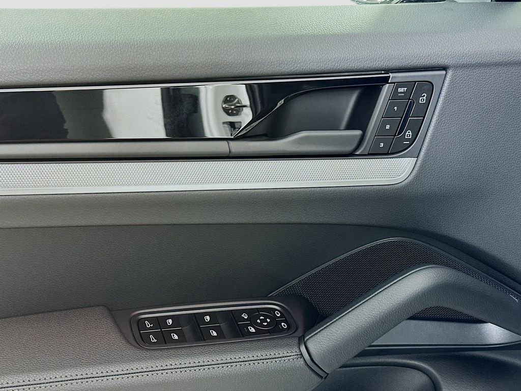 New 2026 Porsche Cayenne Coupe image 20