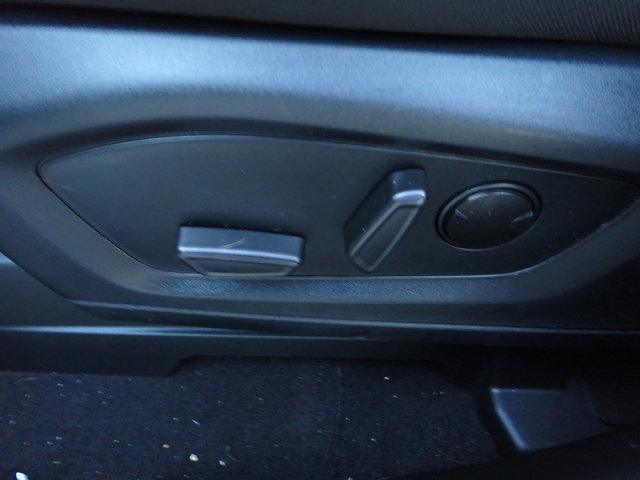 Used 2023 Ford Explorer XLT w/ Class IV Trailer Tow Package image 25