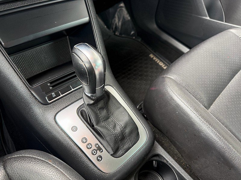 Used 2012 Volkswagen Tiguan SE image 14