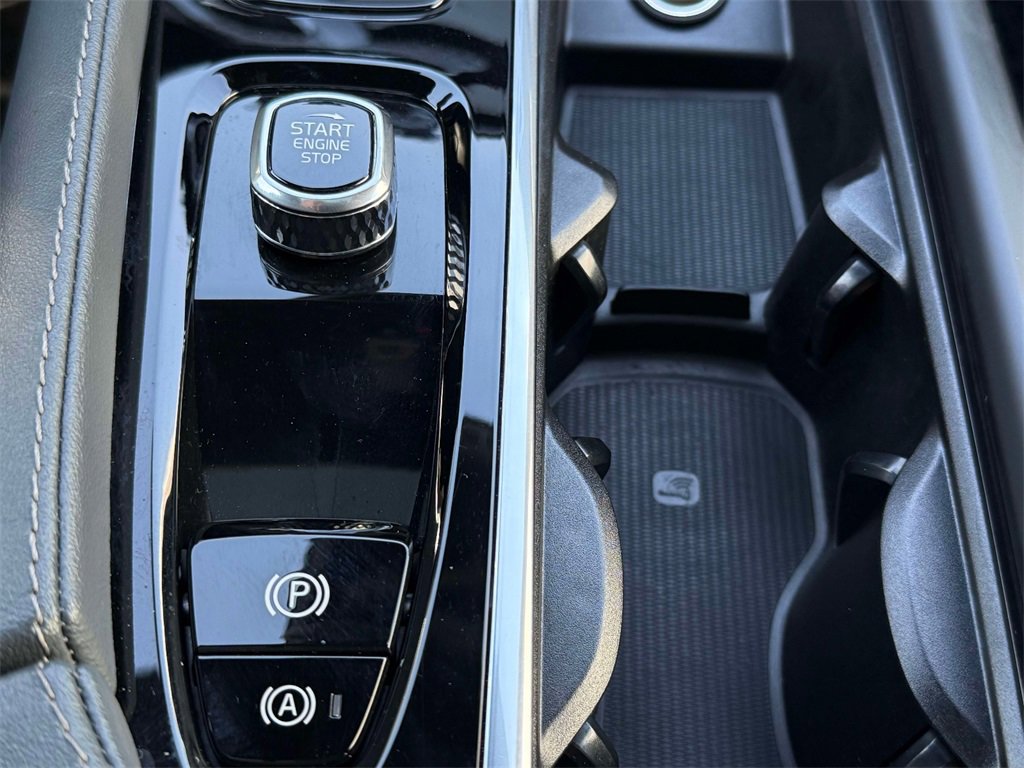 Used 2023 Volvo XC90 B6 Ultimate w/ Protection Package Premier image 25