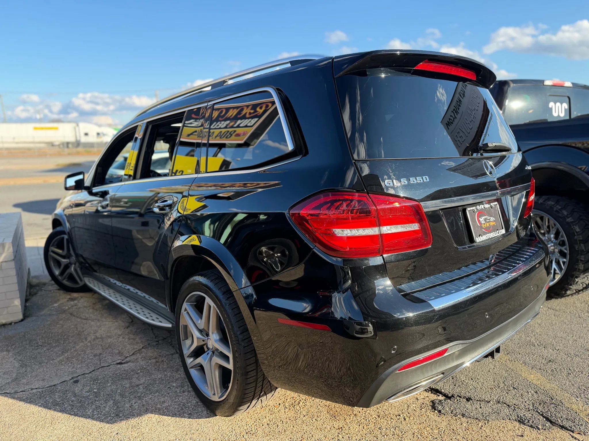 Used 2017 Mercedes-Benz GLS 550 4MATIC w/ Driver Assistance Package image 45