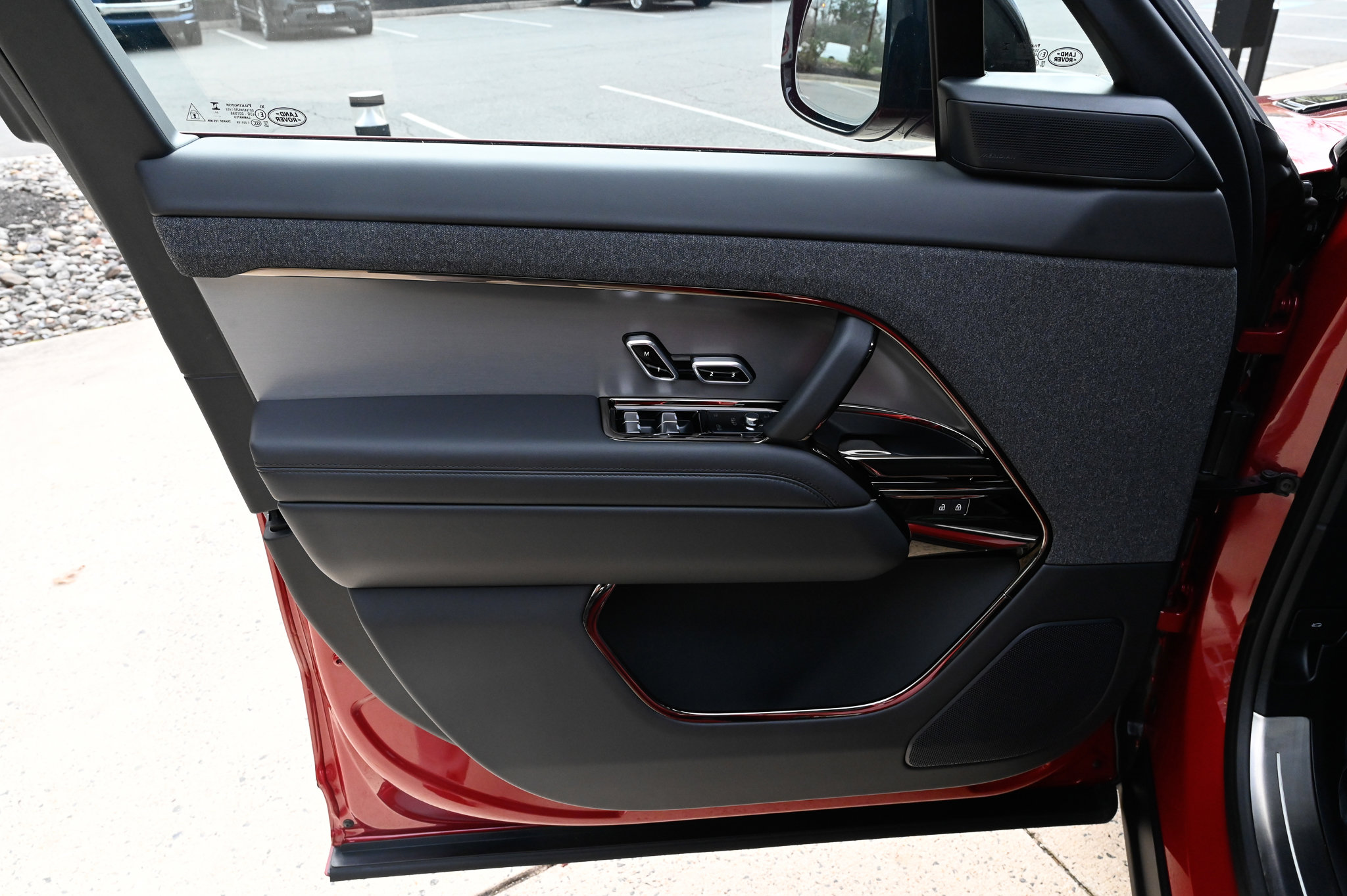 Used 2025 Land Rover Range Rover Sport Dynamic SE image 19