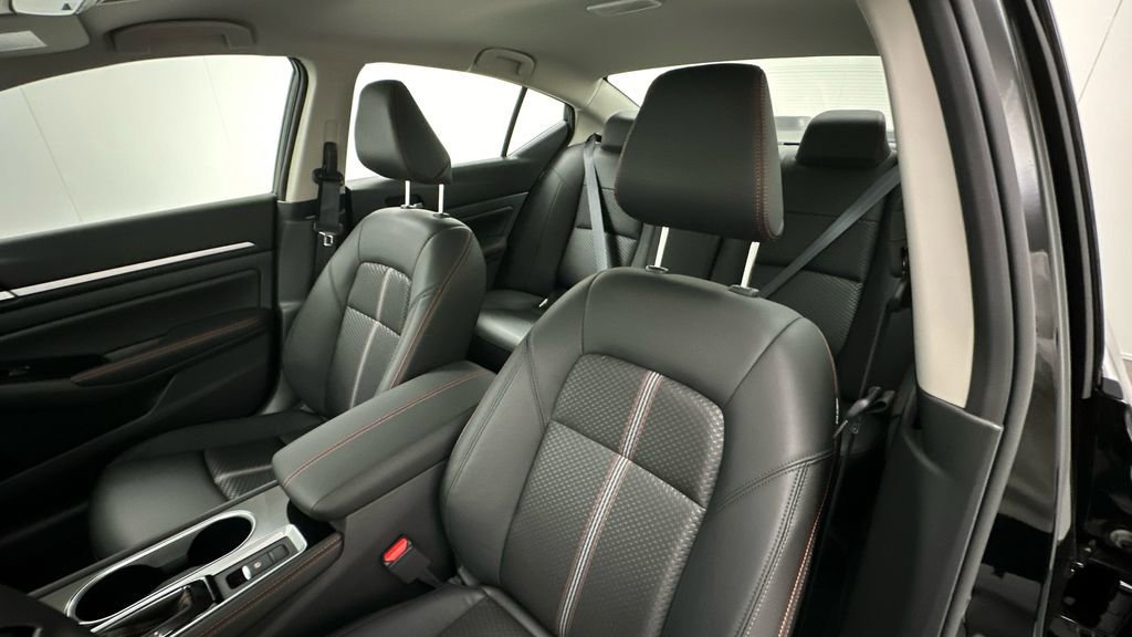 Used 2024 Nissan Altima 2.5 SR image 9
