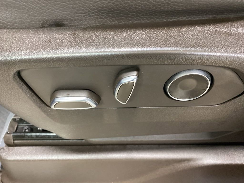 Used 2021 GMC Yukon Denali w/ Denali Premium Package image 47