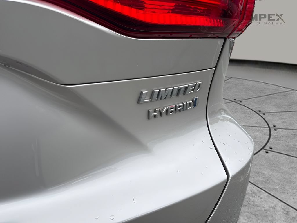 Used 2021 Toyota Venza Limited w/ Advanced Technology Package AWD/4WD image 18