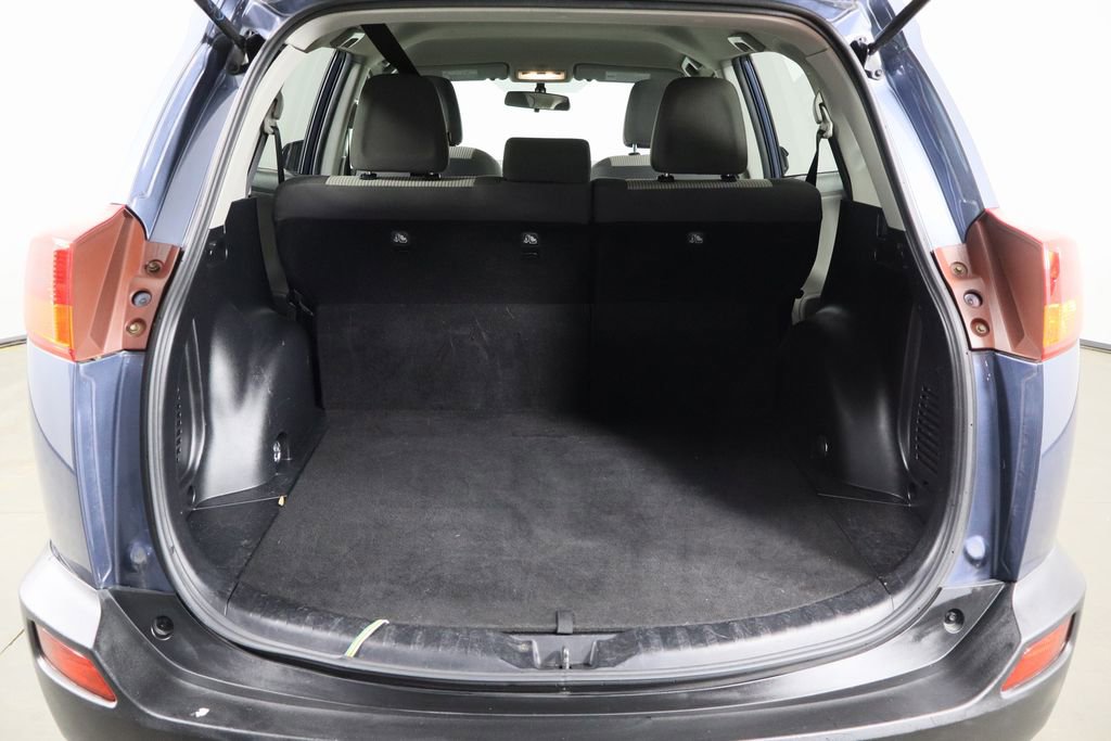 Used 2013 Toyota RAV4 LE image 17