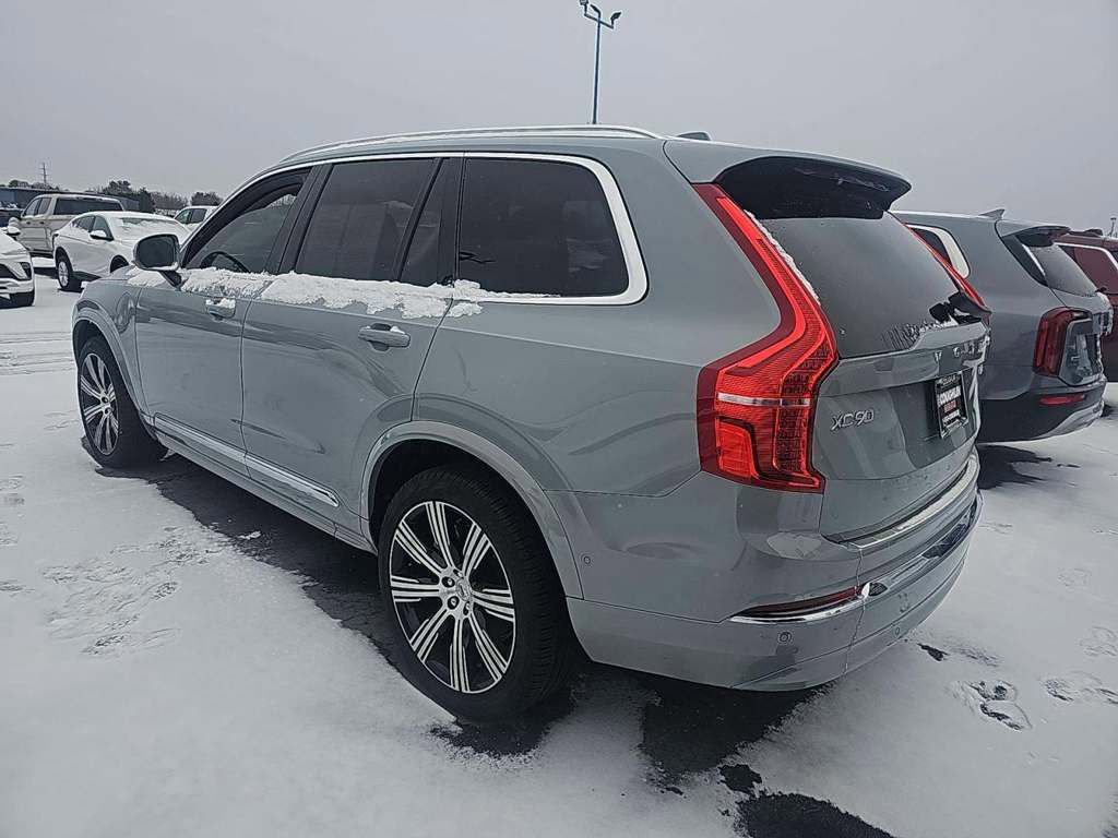 Used 2025 Volvo XC90 T8 Plus w/ Protection Package Premier image 13