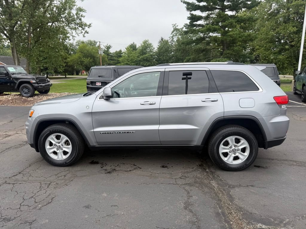 Used 2017 Jeep Grand Cherokee Laredo w/ Quick Order Package 23E AWD/4WD image 7
