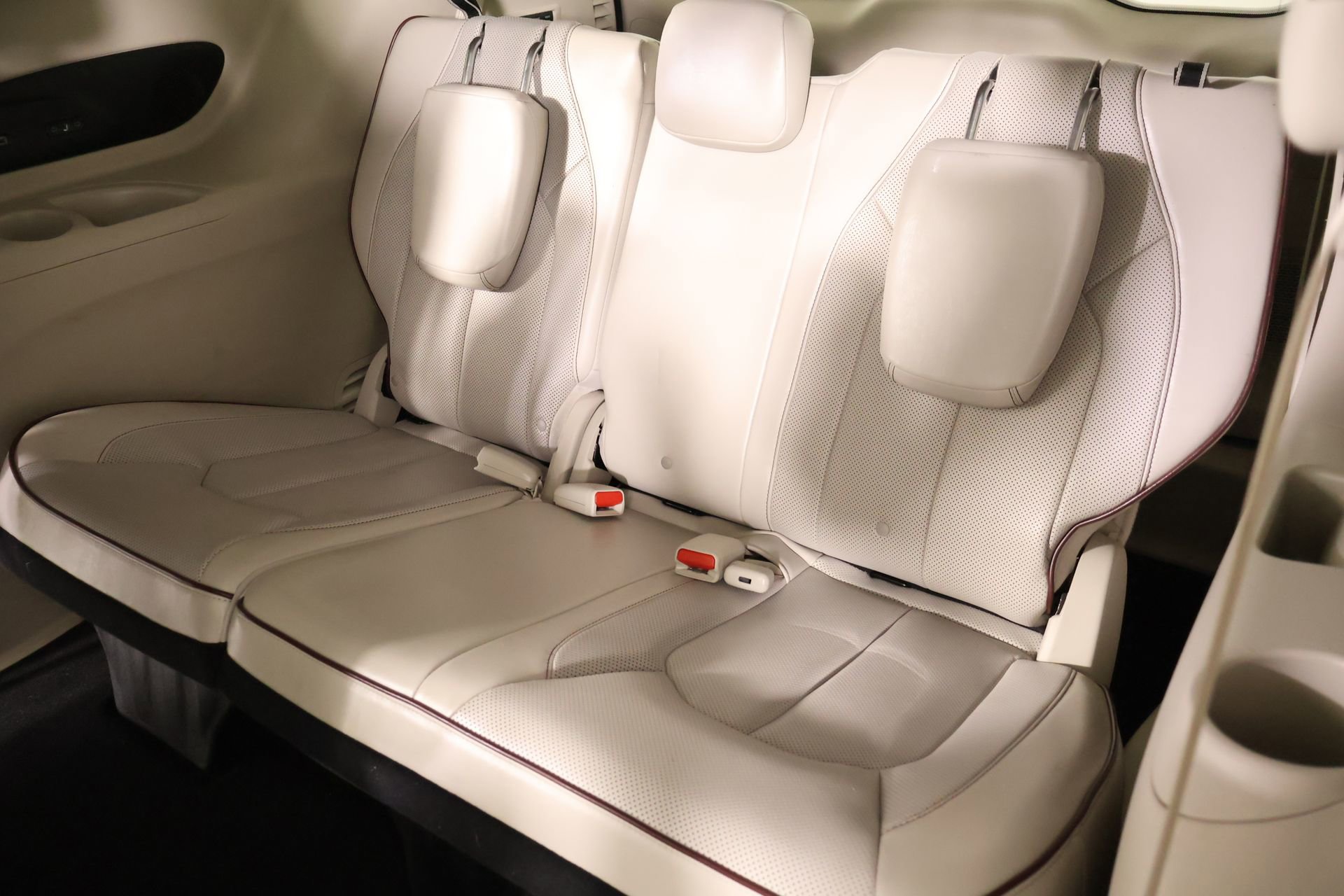 Used 2017 Chrysler Pacifica Limited w/ Tire & Wheel Group image 14