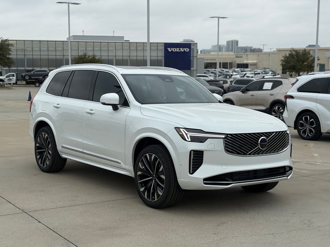 New 2026 Volvo XC90 T8 Plus image 4