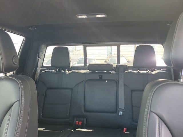 Used 2022 Chevrolet Silverado 1500 High Country w/ Technology Package AWD/4WD image 14