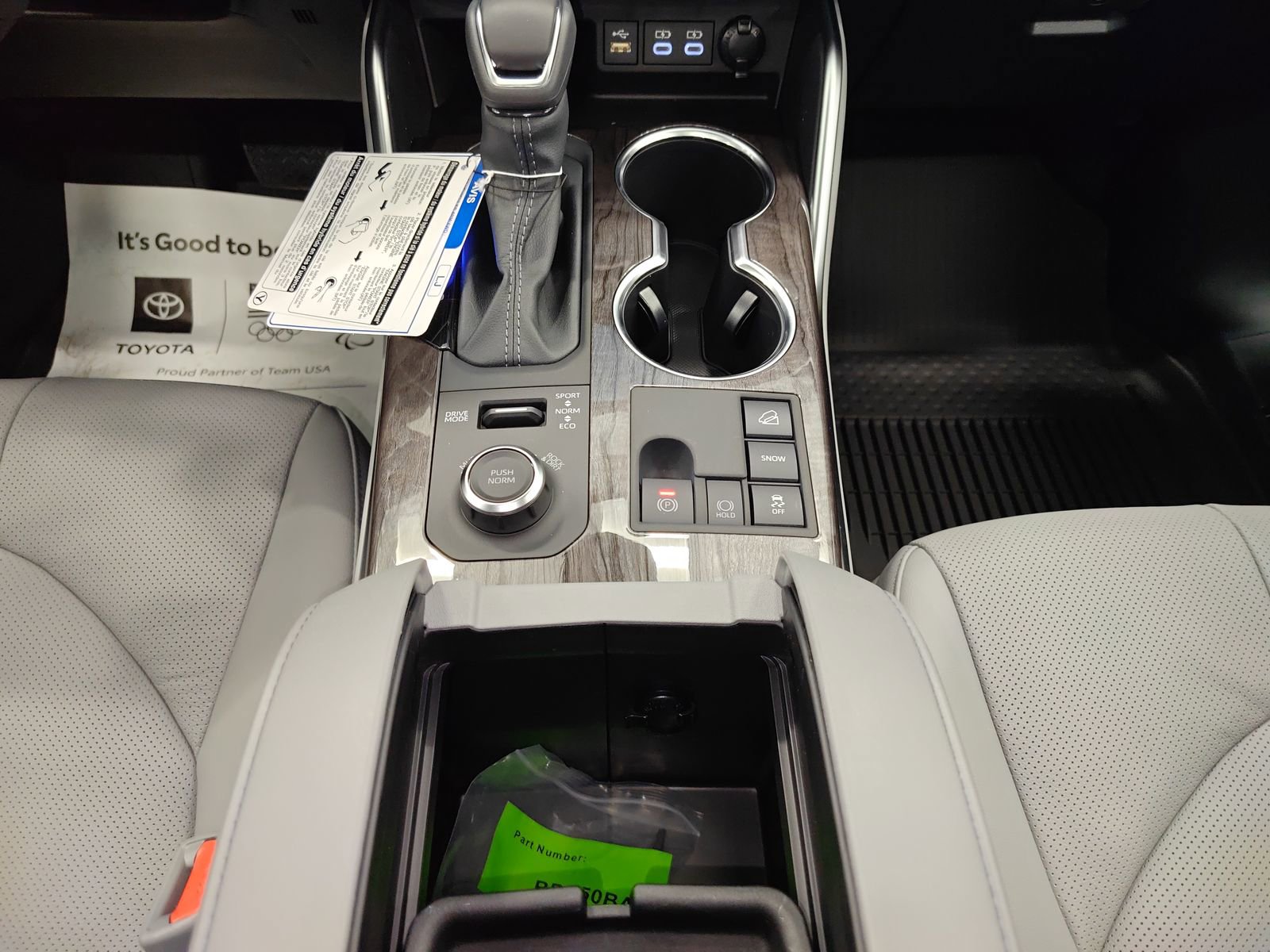 New 2026 Toyota Highlander Platinum image 32